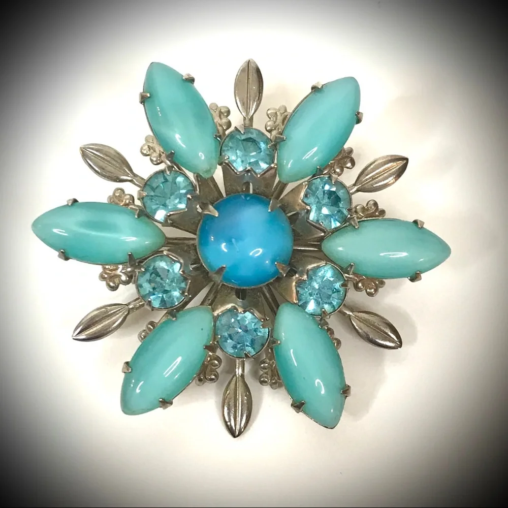 Vintage Brooch Rhinestone Sunburst Blue Silver